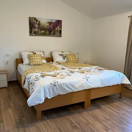 Apartma Pergola Secovlje Exterior photo