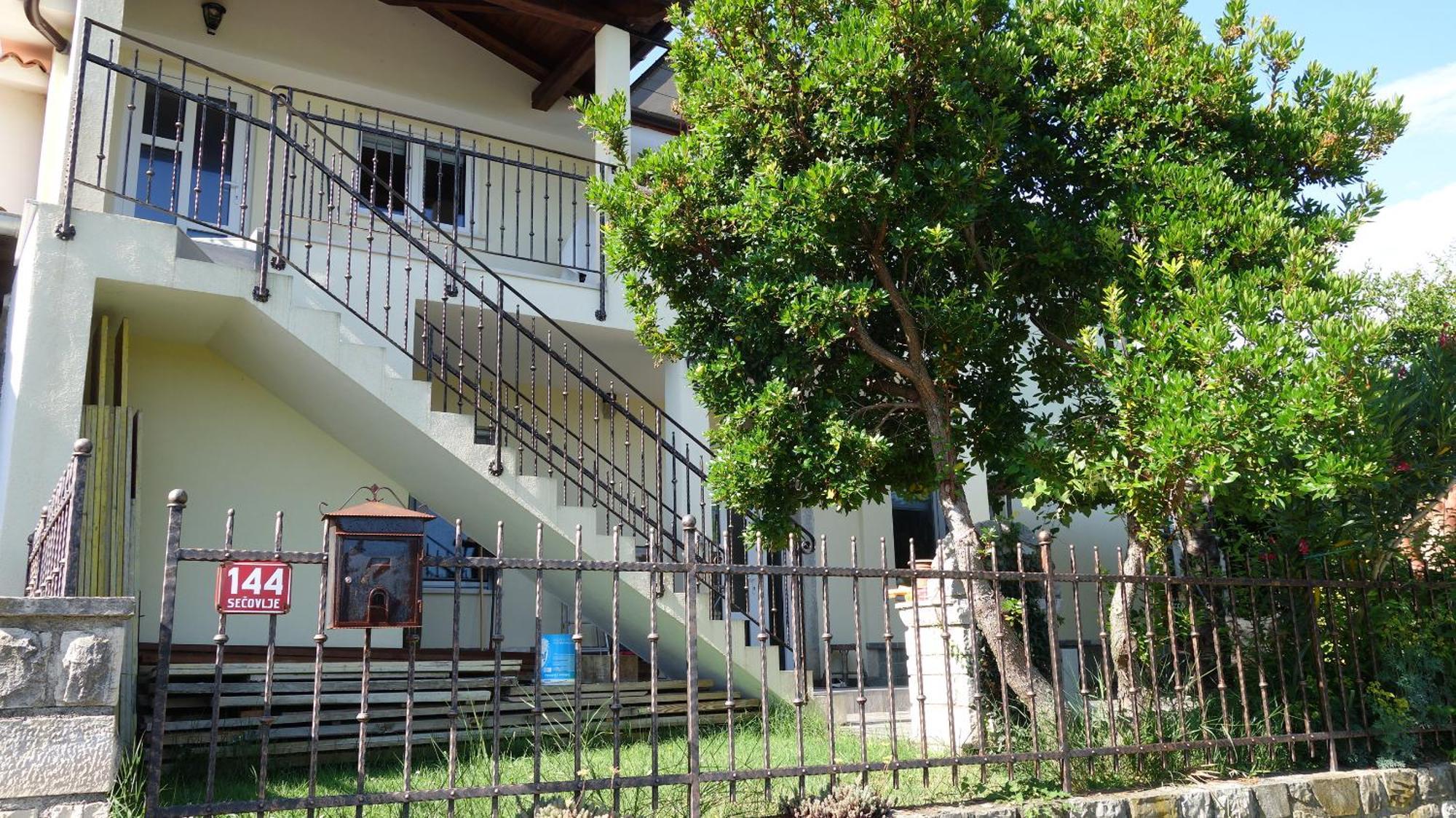 Apartma Pergola Apartment